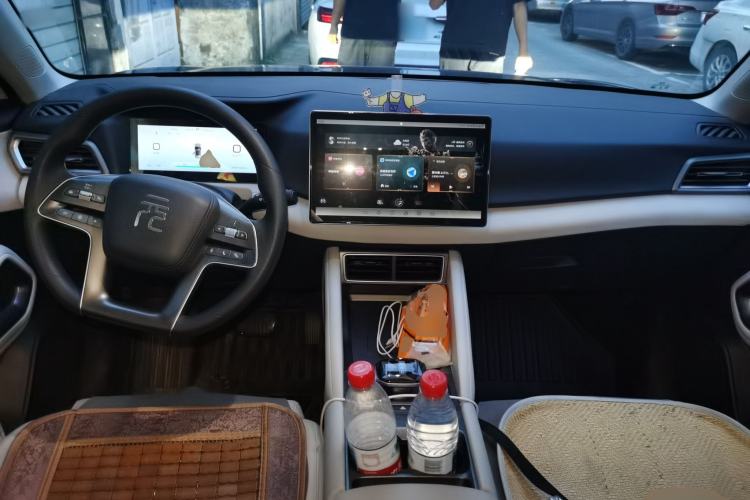 Used BYD Yuan UP 2024 401KM Leading Edition Center Console