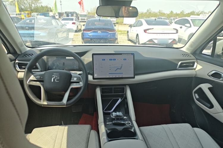 Used BYD Yuan UP 2024 401KM Leading Edition Center Console