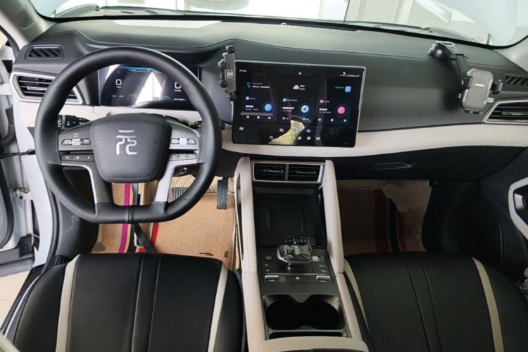 Used BYD Yuan UP 2024 401KM Beyond Edition Center Console