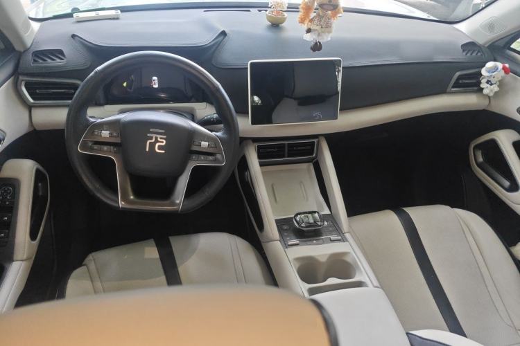 Used BYD Yuan UP 2024 401 km Active Version Center Console