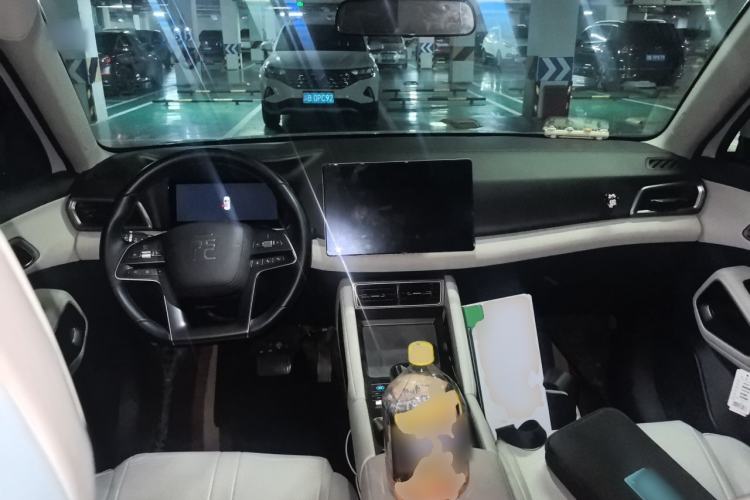 Used BYD Yuan UP 2024 401KM Beyond Edition Center Console