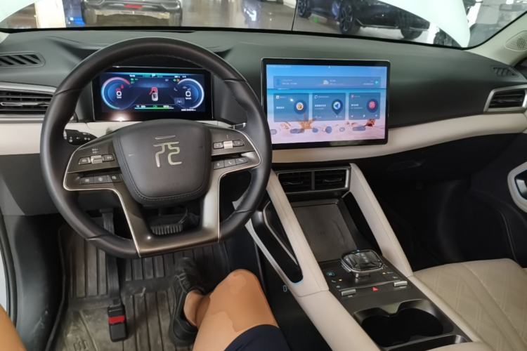 Used BYD Yuan UP 2024 401KM Beyond Edition Center Console
