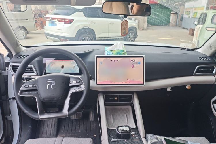 Used BYD Yuan UP 2024 401KM Leading Edition Center Console