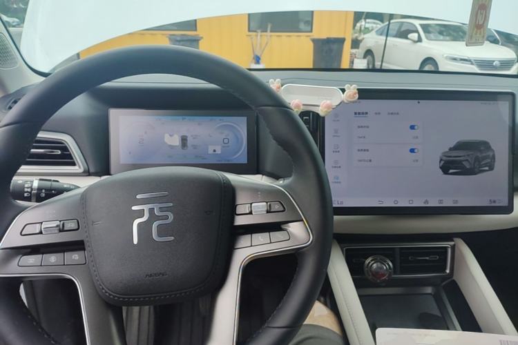 Used BYD Yuan UP 2024 401KM Beyond Edition Center Console