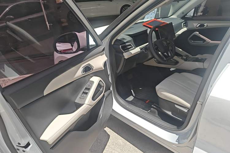 Used BYD Yuan UP 2024 401KM Leading Edition Driver Seat
