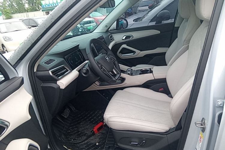 Used BYD Yuan UP 2024 401KM Beyond Edition Driver Seat