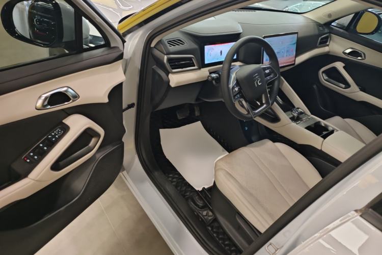 Used BYD Yuan UP 2024 401KM Leading Edition Driver Seat