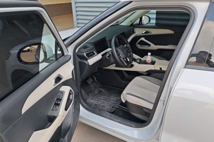 Used BYD Yuan UP 2024 401 km Active Version Driver Seat