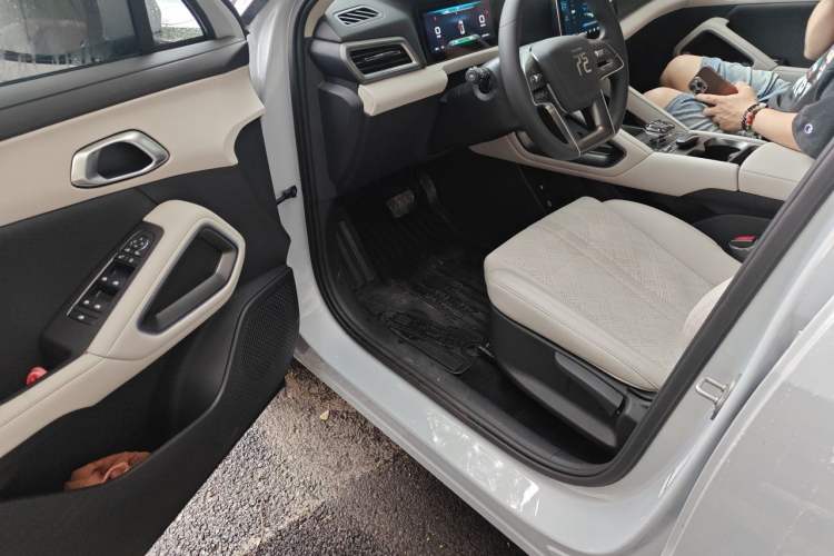 Used BYD Yuan UP 2024 401 km Active Version Driver Seat