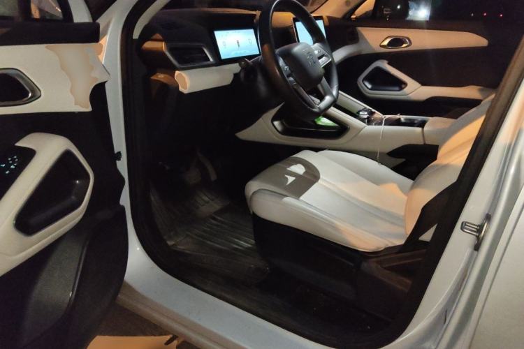 Used BYD Yuan UP 2024 401 km Active Version Driver Seat