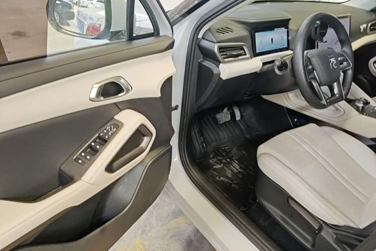 Used BYD Yuan UP 2024 401KM Leading Edition Driver Seat