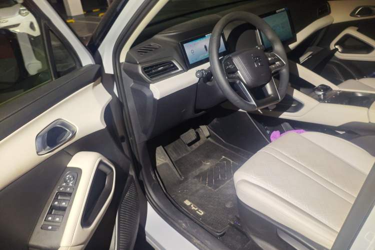 Used BYD Yuan UP 2024 401 km Active Version Driver Seat