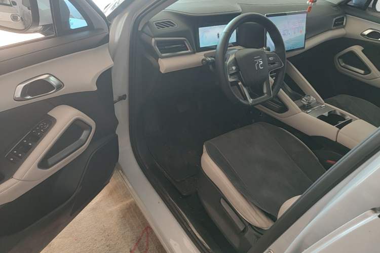 Used BYD Yuan UP 2024 401KM Leading Edition Driver Seat