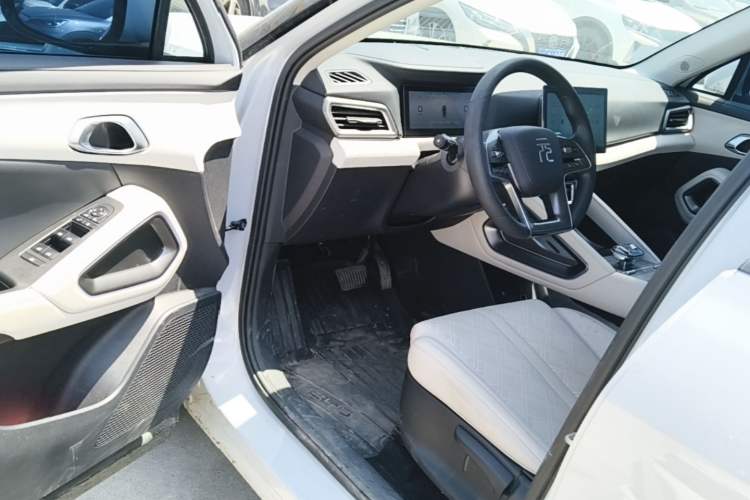 Used BYD Yuan UP 2024 401 km Active Version Driver Seat