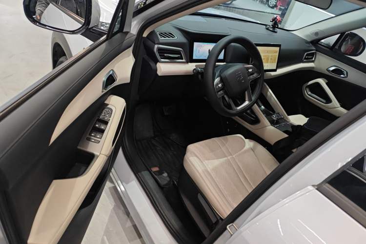 Used BYD Yuan UP 2024 401 km Active Version Driver Seat