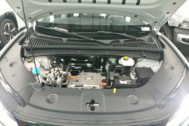 Used BYD Yuan UP 2024 401KM Leading Edition Engine Bay