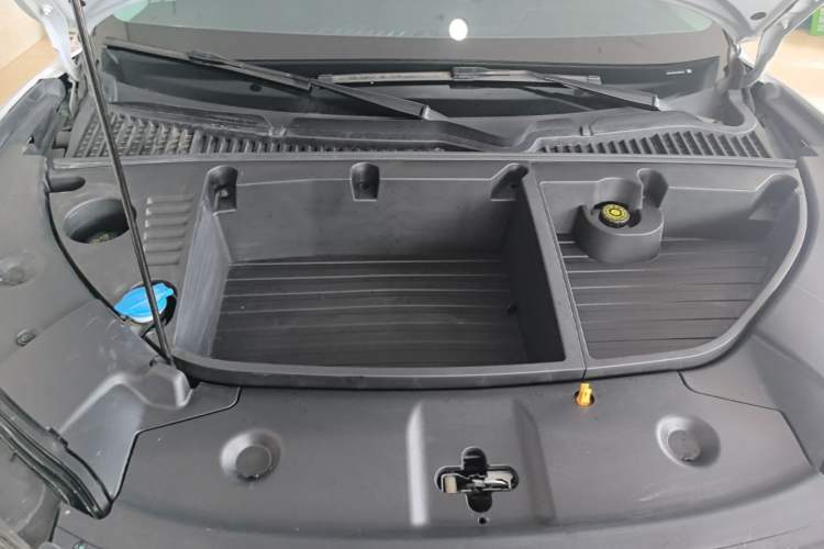 Used BYD Yuan UP 2024 401 km Active Version Engine Bay