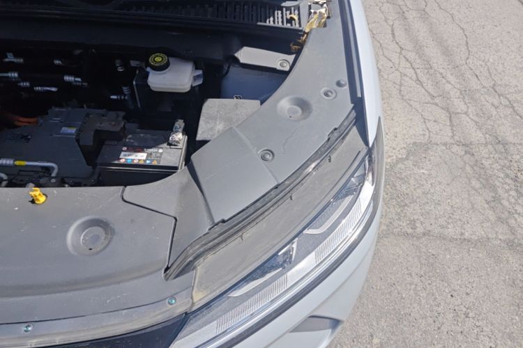 Used BYD Yuan UP 2024 401KM Leading Edition Engine Bay Left