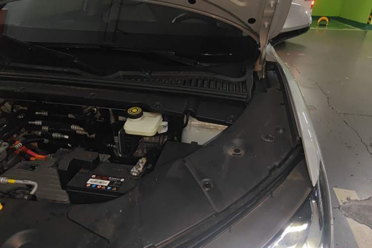 Used BYD Yuan UP 2024 401KM Leading Edition Engine Bay Left