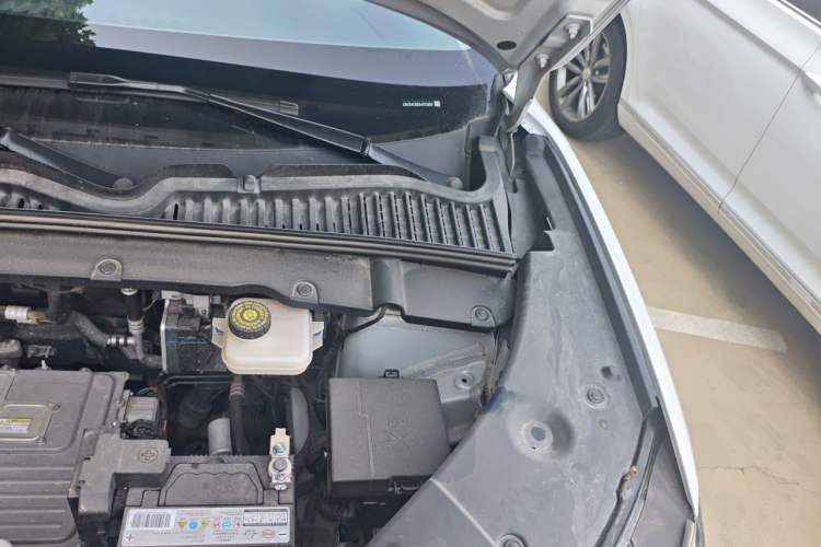 Used BYD Yuan UP 2024 401KM Leading Edition Engine Bay Left