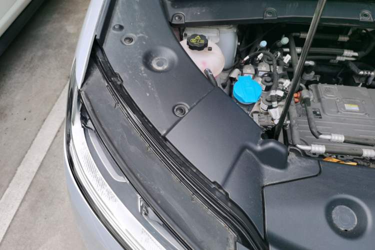 Used BYD Yuan UP 2024 401 km Active Version Engine Bay Right