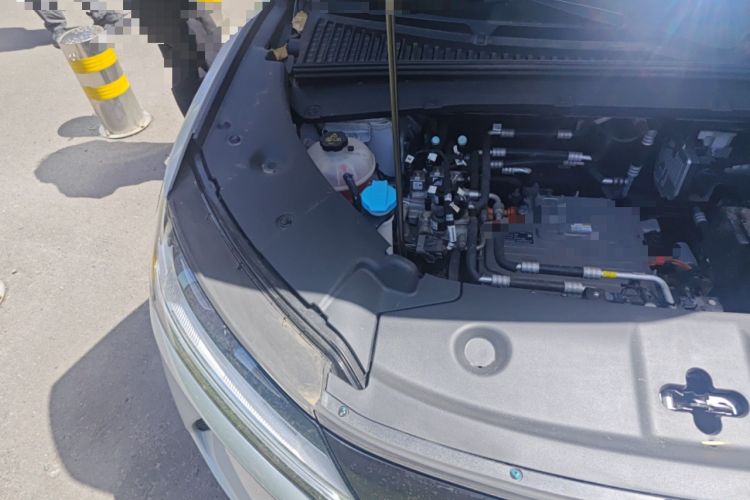 Used BYD Yuan UP 2024 401KM Leading Edition Engine Bay Right