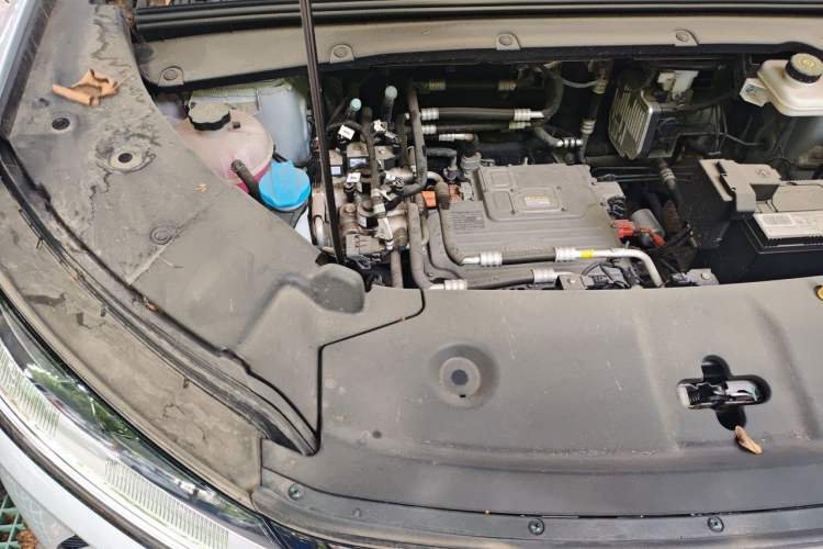 Used BYD Yuan UP 2024 401KM Leading Edition Engine Bay Right