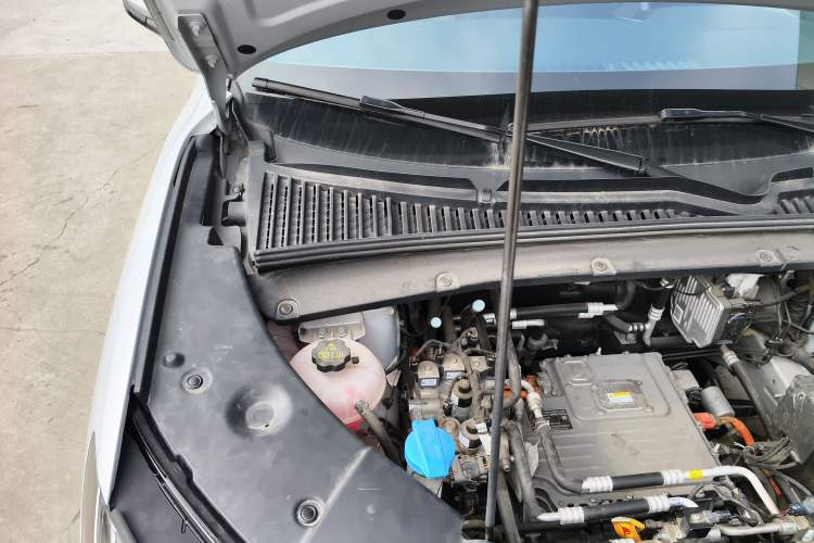 Used BYD Yuan UP 2024 401KM Leading Edition Engine Bay Right
