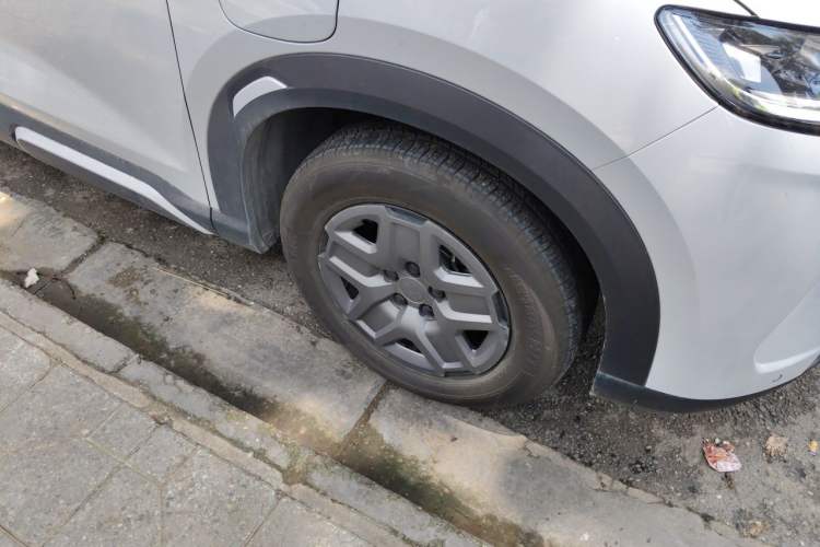 Used BYD Yuan UP 2024 401 km Active Version Exterior 1