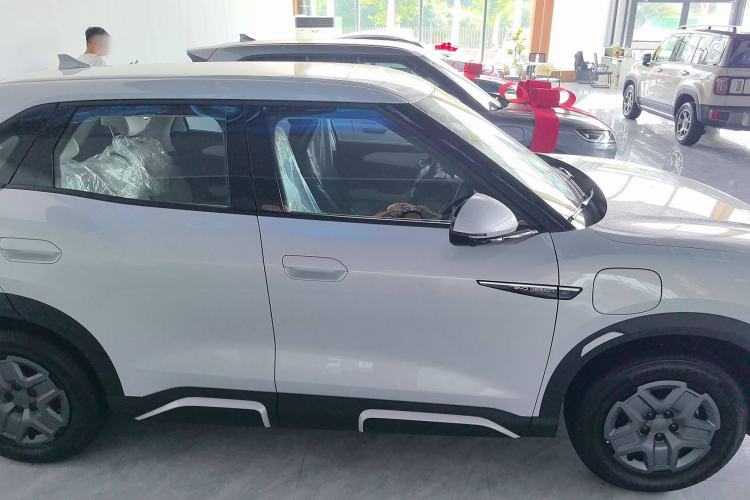 Used BYD Yuan UP 2024 401 km Active Version Exterior 2