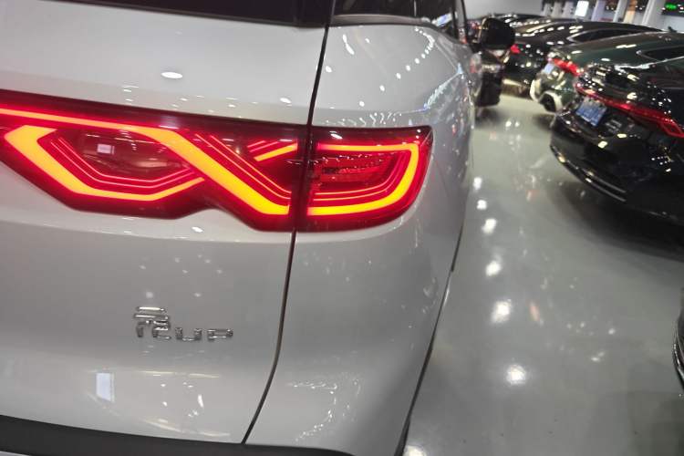 Used BYD Yuan UP 2024 401KM Leading Edition Exterior 3