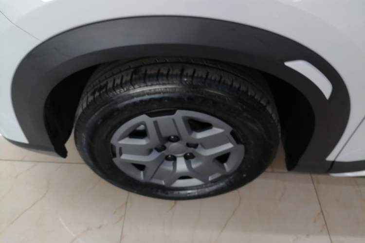 Used BYD Yuan UP 2024 401 km Active Version Exterior 4