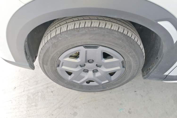 Used BYD Yuan UP 2024 401 km Active Version Exterior 4