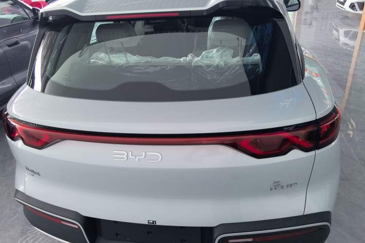 Used BYD Yuan UP 2024 401 km Active Version Exterior 4