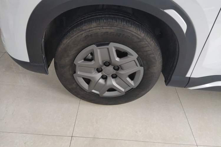 Used BYD Yuan UP 2024 401 km Active Version Exterior 4
