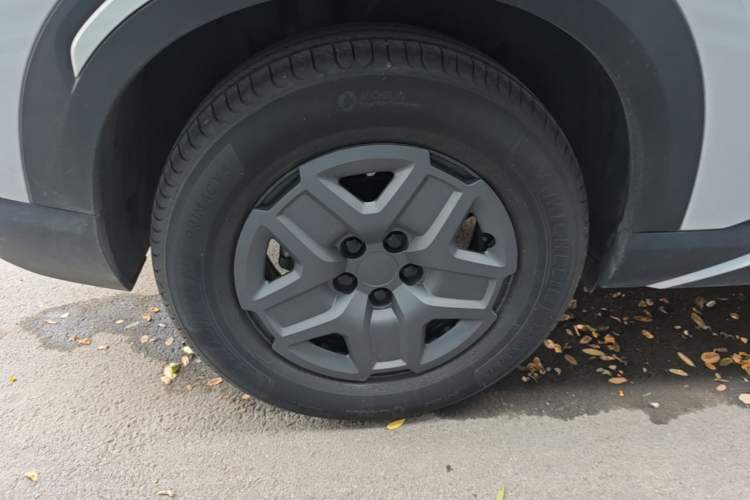 Used BYD Yuan UP 2024 401 km Active Version Exterior 5