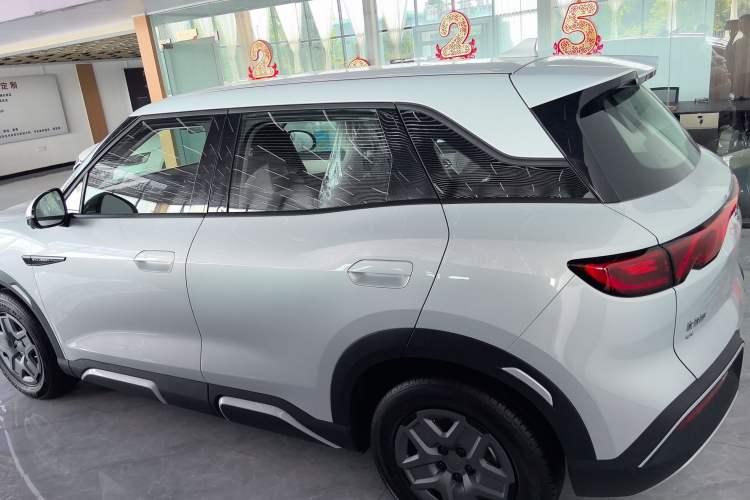 Used BYD Yuan UP 2024 401 km Active Version Exterior 5