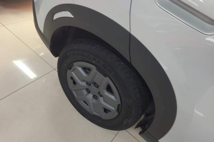 Used BYD Yuan UP 2024 401 km Active Version Exterior 5