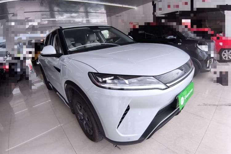 Used BYD Yuan UP 2024 401 km Active Version Front Right 45 Deg