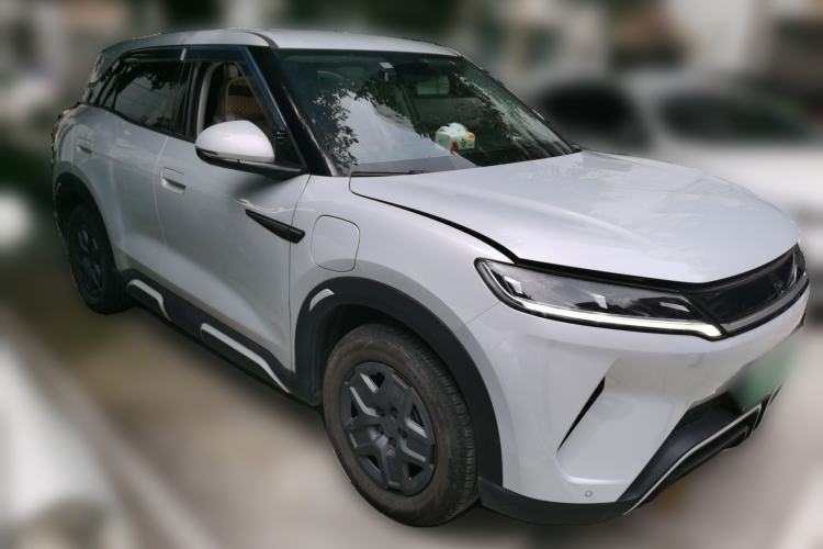Used BYD Yuan UP 2024 401 km Active Version Front Right 45 Deg