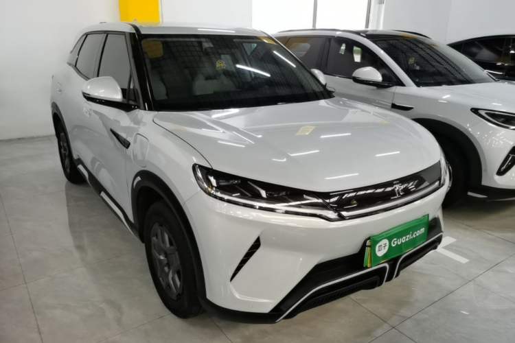 Used BYD Yuan UP 2024 401 km Active Version Front Right 45 Deg