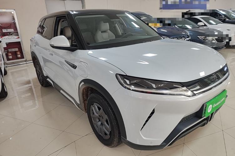 Used BYD Yuan UP 2024 401 km Active Version Front Right 45 Deg