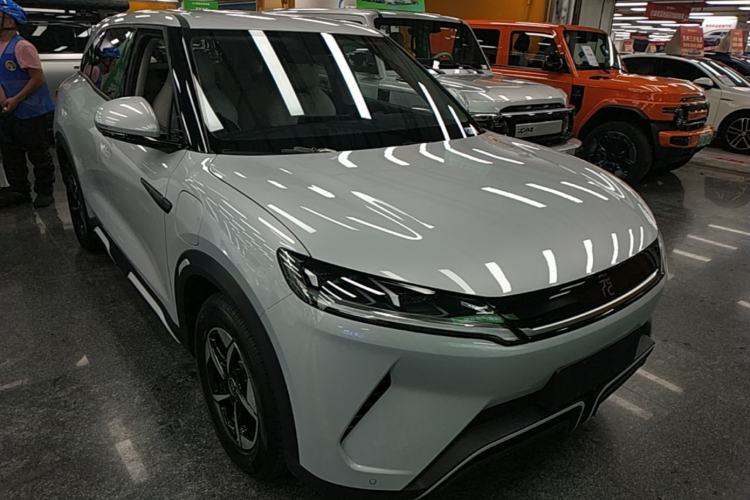 Used BYD Yuan UP 2024 401KM Leading Edition Front Right 45 Deg
