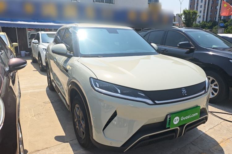 Used BYD Yuan UP 2024 401 km Active Version Front Right 45 Deg