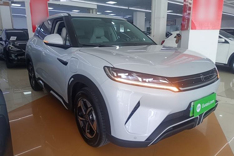 Used BYD Yuan UP 2024 401KM Leading Edition Front Right 45 Deg
