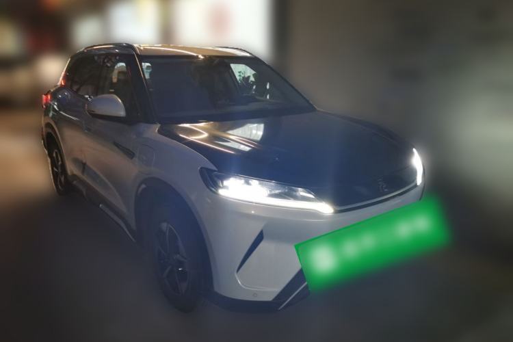 Used BYD Yuan UP 2024 401KM Leading Edition Front Right 45 Deg
