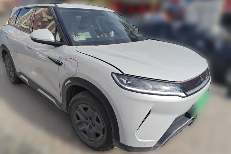 Used BYD Yuan UP 2024 401 km Active Version Front Right 45 Deg