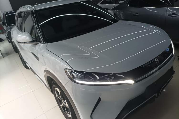 Used BYD Yuan UP 2024 401KM Beyond Edition Front Right 45 Deg