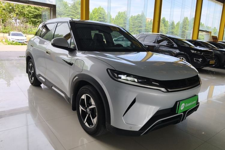 Used BYD Yuan UP 2024 401KM Beyond Edition Front Right 45 Deg