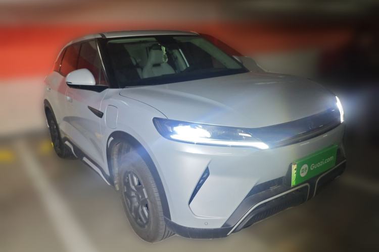 Used BYD Yuan UP 2024 401 km Active Version Front Right 45 Deg